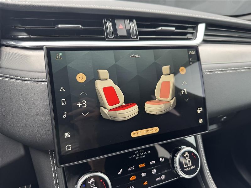 Jaguar F-Pace 3,0 R-DYNAMIC SE AWD DPH - fotka 22 z 33