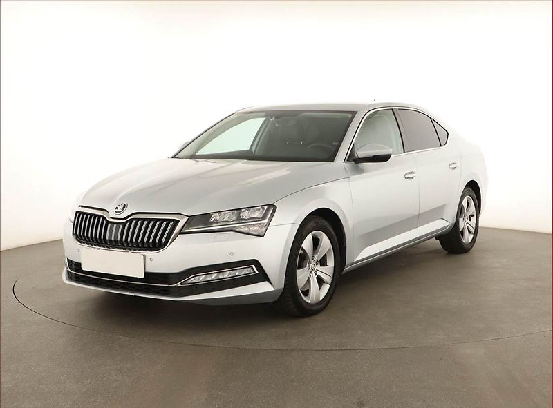 Škoda Superb (2021) Style 2.0 TDI, Automat - fotka 2 z 20
