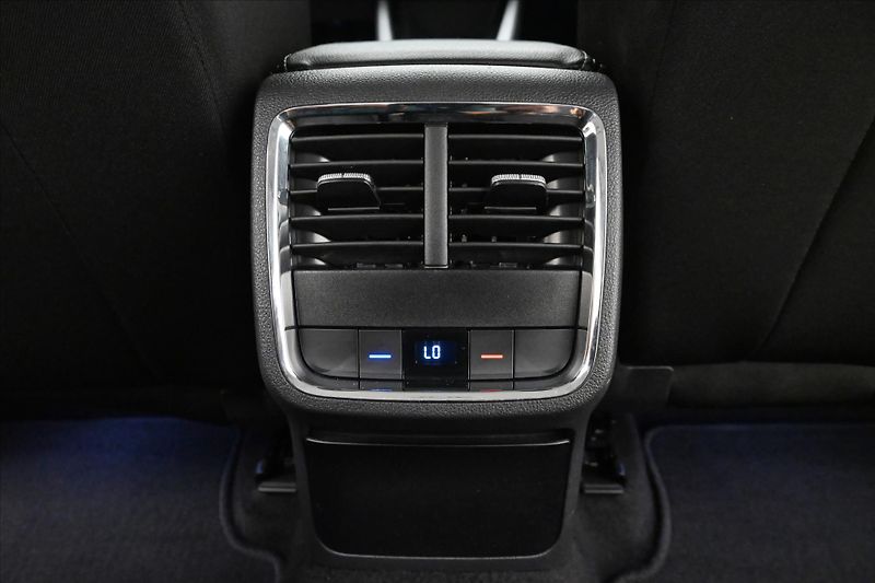 Škoda Octavia 2,0 TDI 110kW DSG Style Záruka - fotka 22 z 31