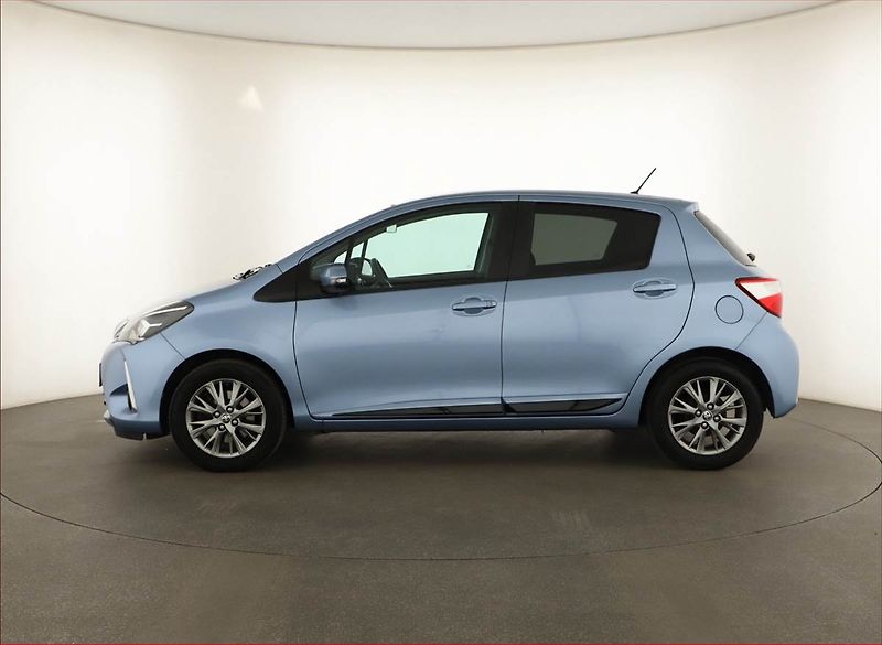 Toyota Yaris (2017) 1.5 Dual VVT-i, ČR,1.maj - fotka 3 z 13