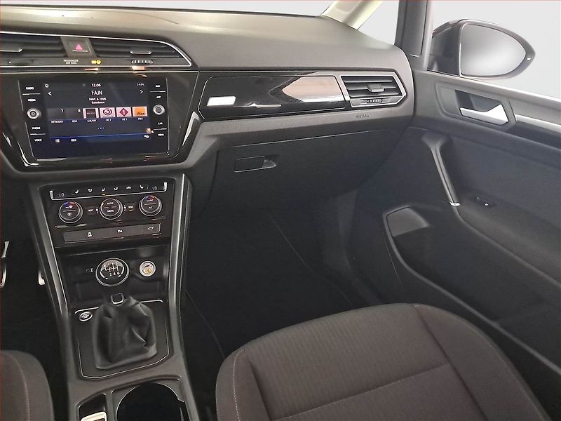 Volkswagen Touran (2017) 1.4 TSI, Navi, Tempomat - fotka 8 z 21