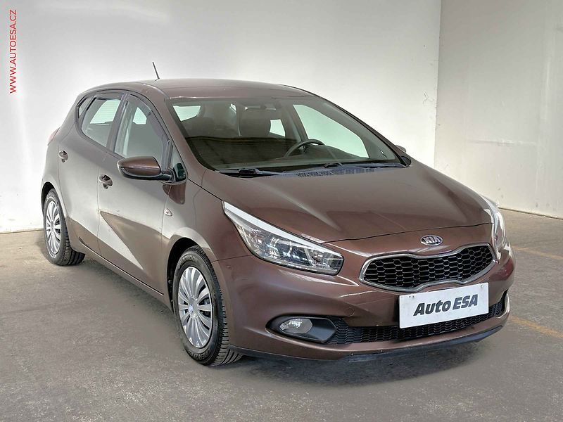 Kia Ceed (2013) 1.4i, ČR, servis.kniha, AC - fotografie inzerátu