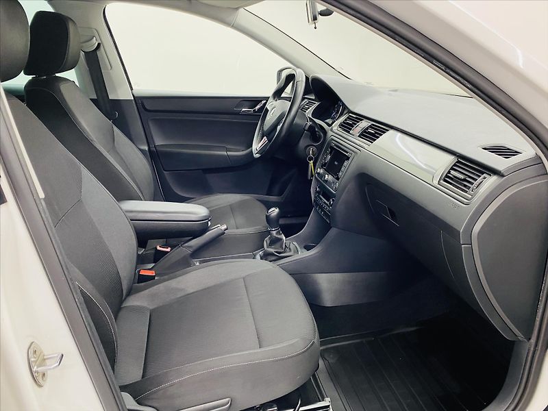 Škoda Rapid 1,2 TSI 77 kW Ambition - fotka 8 z 25