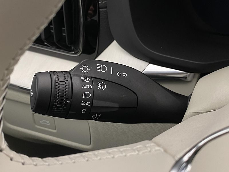 Volvo XC60 B5 AWD BRIGHT ULTRA AUT CZ - fotka 22 z 64