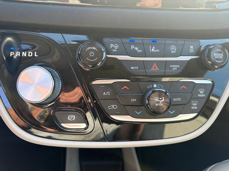 Chrysler Pacifica (2018) 3,6 Limited LPG Radar 360 2018 - fotka 19 z 20