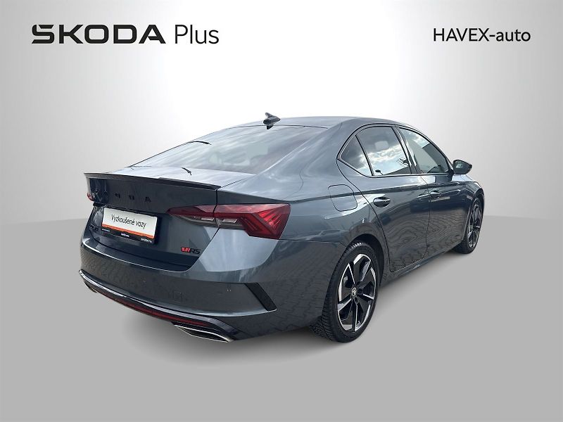 Škoda Octavia (2021) 2.0 TSI DSG RS - fotka 2 z 36