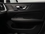 Volvo V60 B4 DARK PLUS AUT  - náhled 30