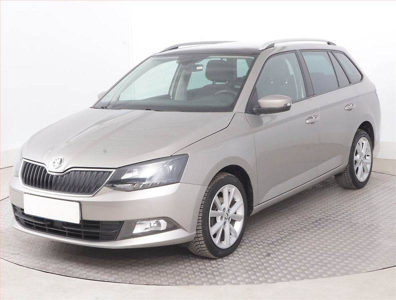 Škoda Fabia (2016) Style 1.2 TSI, Serv.kniha - fotka 2 z 16