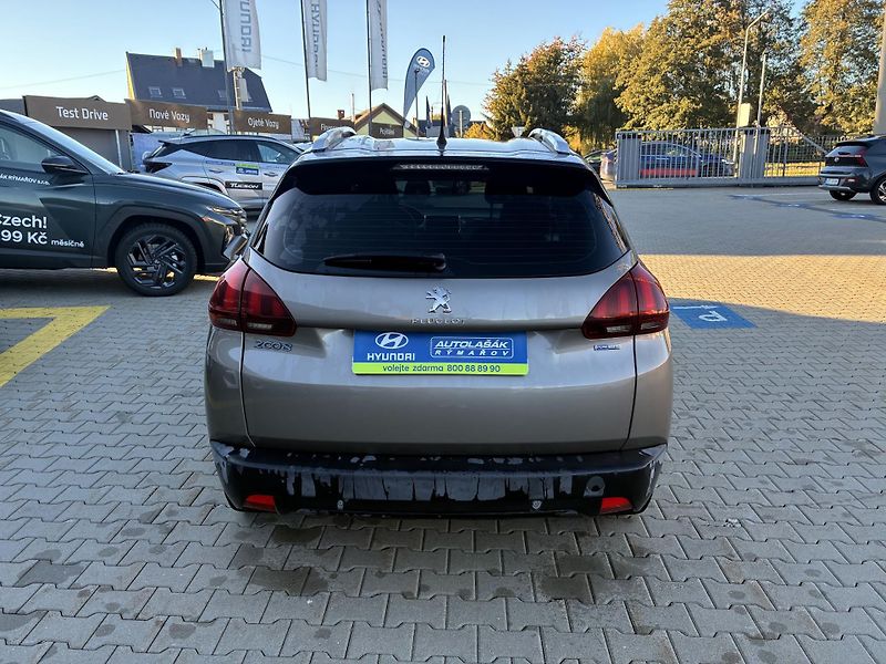 Peugeot 2008 1,2-60kW,KLIMA,ČR    - fotka 4 z 23