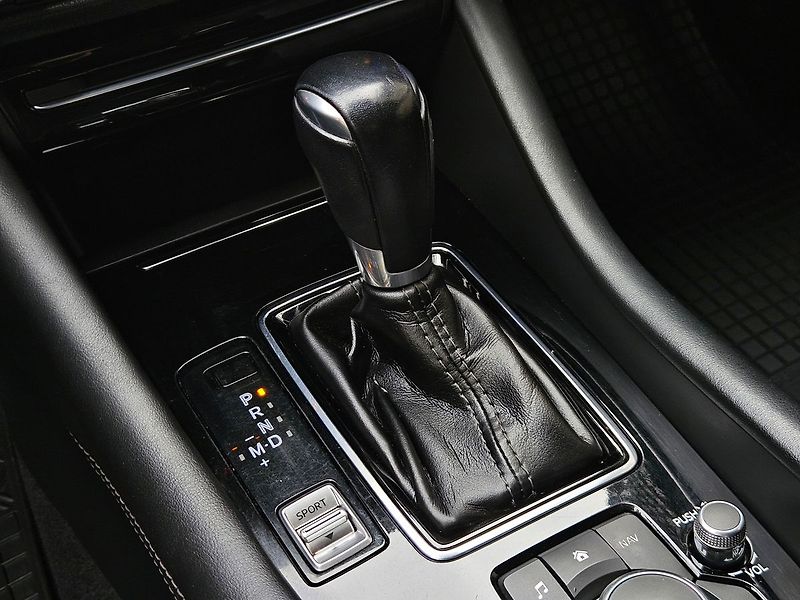 Mazda 6 2,5i SKYACTIV-G,Revolution Top - fotka 25 z 35