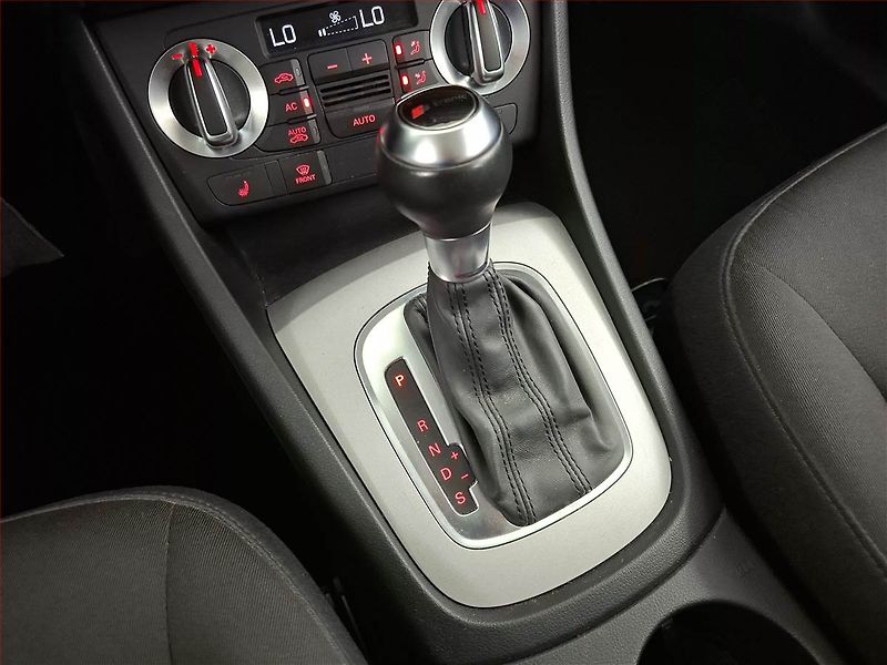 Audi Q3 (2013) 2.0 TDI, 4X4, Automat, Navi - fotka 13 z 16
