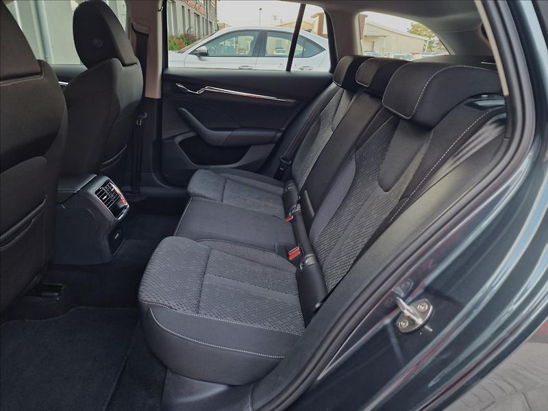 Škoda Octavia 2.0TDI Style, původ ČR,1.Maj. - fotka 17 z 50