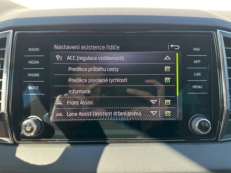 Škoda Karoq (2026) 1,5 TSI / 110 KW / DSG / Top S - fotka 13 z 30