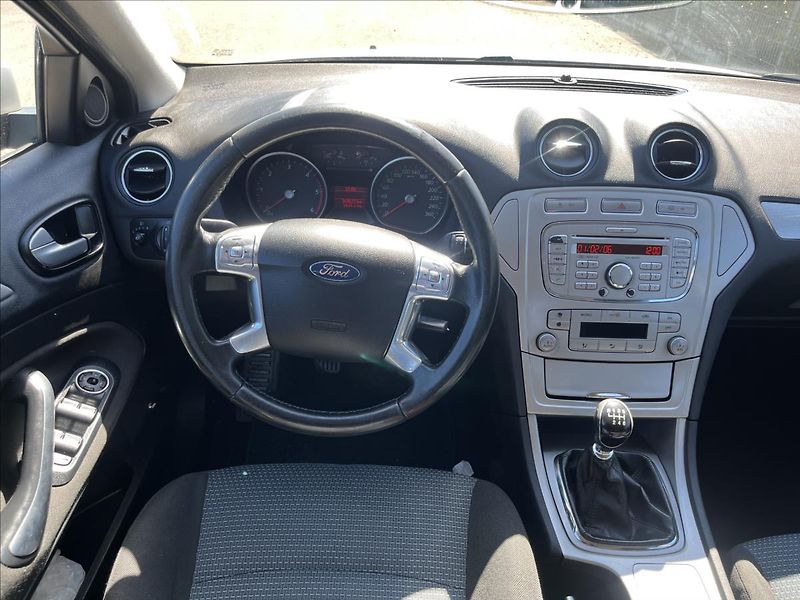 Ford Mondeo 2,0 TDCi KLIMA SERVIS ROZVODY - fotka 14 z 29