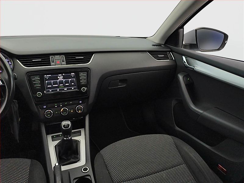 Škoda Octavia (2016) 1.6 TDI, Serv.kniha, Navi - fotka 8 z 15