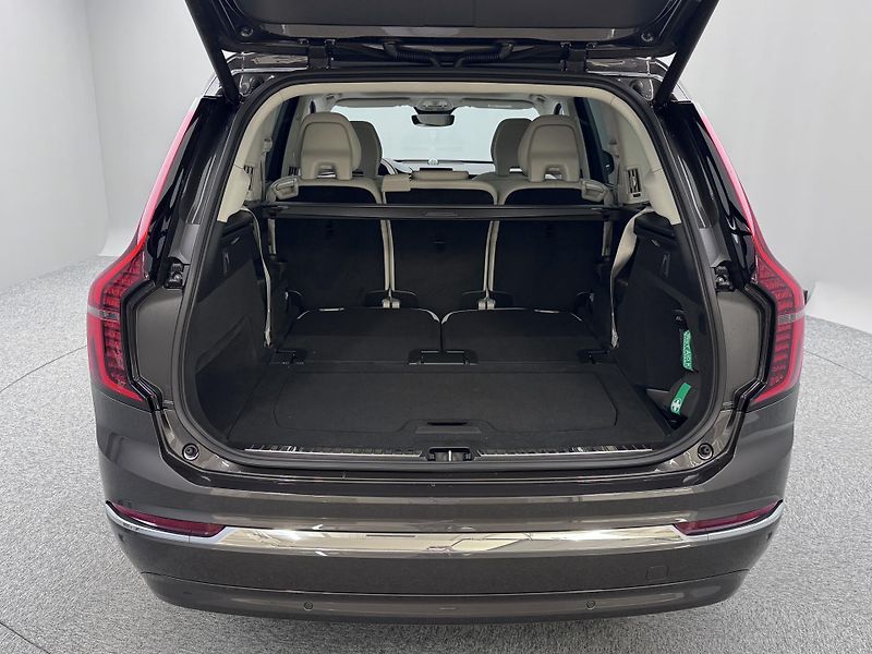 Volvo XC90 (2026) B5 AWD AUT BRIGHT ULTRA 7 míst - fotka 5 z 28