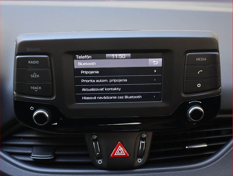 Hyundai i30 (2017) 1.4 CVVT, Serv.kniha, Tempomat - fotka 13 z 19