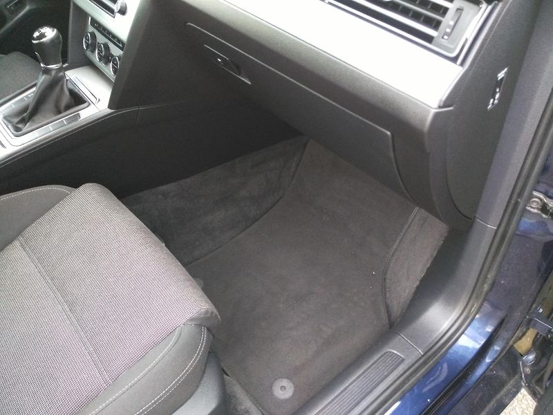 Volkswagen Passat 1,4 TSI  /110 kW/  - fotka 39 z 45