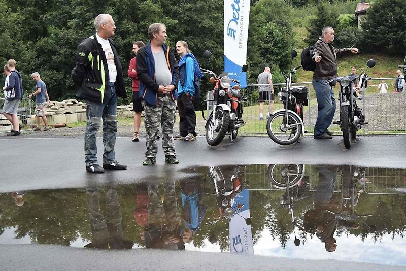 Hasičské hřiště v Huti obsadil další ročník Veterán Show.