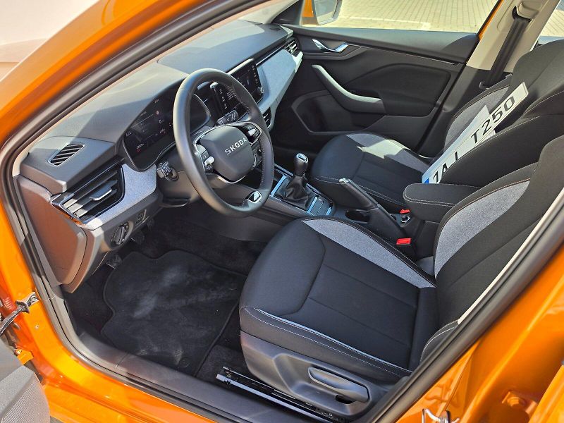 Škoda Kamiq (2025) 1,0TSI 85KW SELECTION - fotka 20 z 30