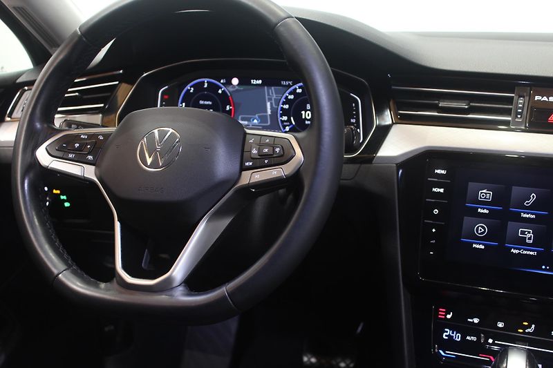 Volkswagen Passat (2022) 2.0TDI DSG Display Nez.Topení - fotka 28 z 36