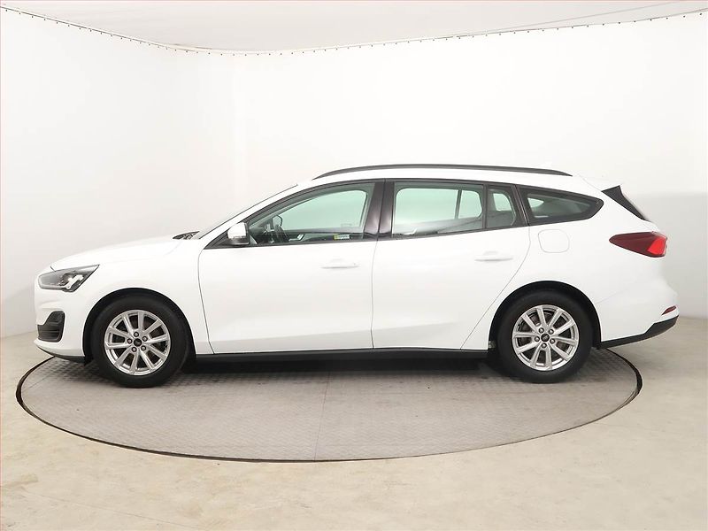 Ford Focus (2022) 1.0 EcoBoost, Tempomat - fotka 3 z 18