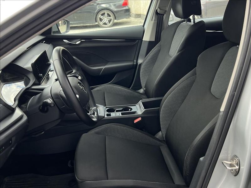 Škoda Octavia 2,0 TDI 85kW Active Combi - fotka 11 z 23
