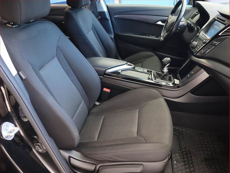 Hyundai i40 (2016) 1.7 CRDi, Serv.kniha, Navi - fotka 9 z 20