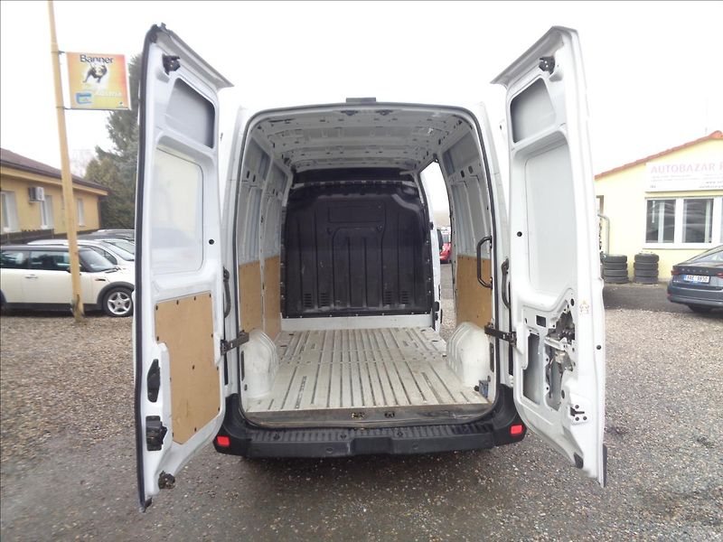 Nissan Interstar 2,3 - fotka 16 z 22
