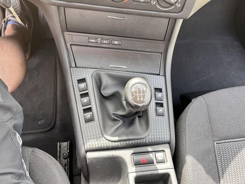 BMW Řada 3 2.0 105KW,64TKM!1MAJITEL,2xALU - fotka 37 z 50