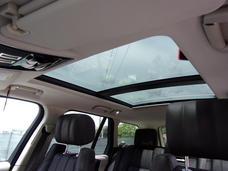 Land Rover Range Rover (2014) 3.0TDV6 190kW VOGUE ČR DPH TOP - fotka 19 z 36