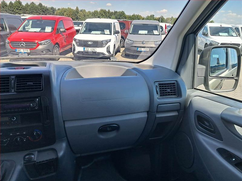Peugeot Expert (2008) 1.6 HDi, Bus, 8Míst, ČR - fotka 8 z 15