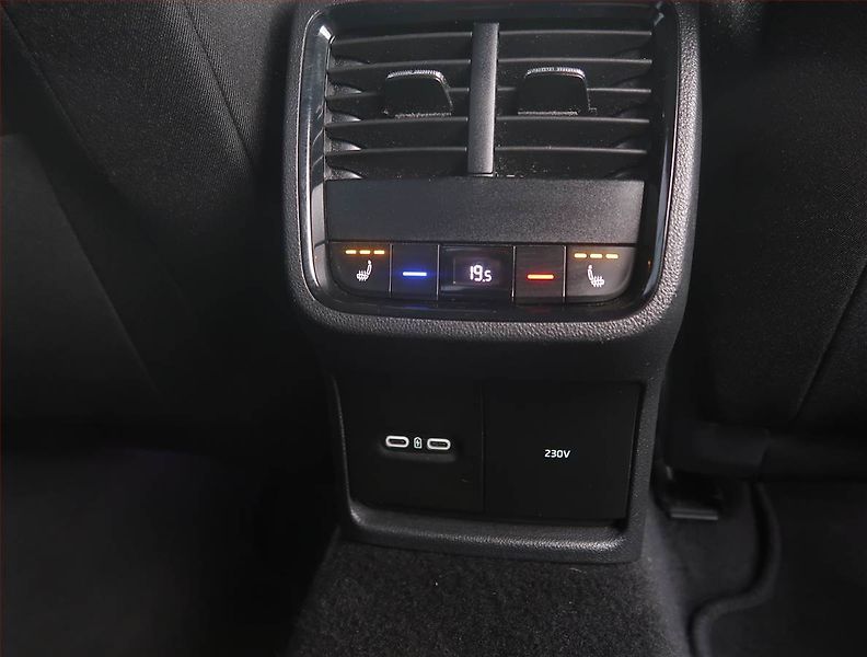 Škoda Octavia (2021) RS 2.0 TSI - fotka 30 z 32