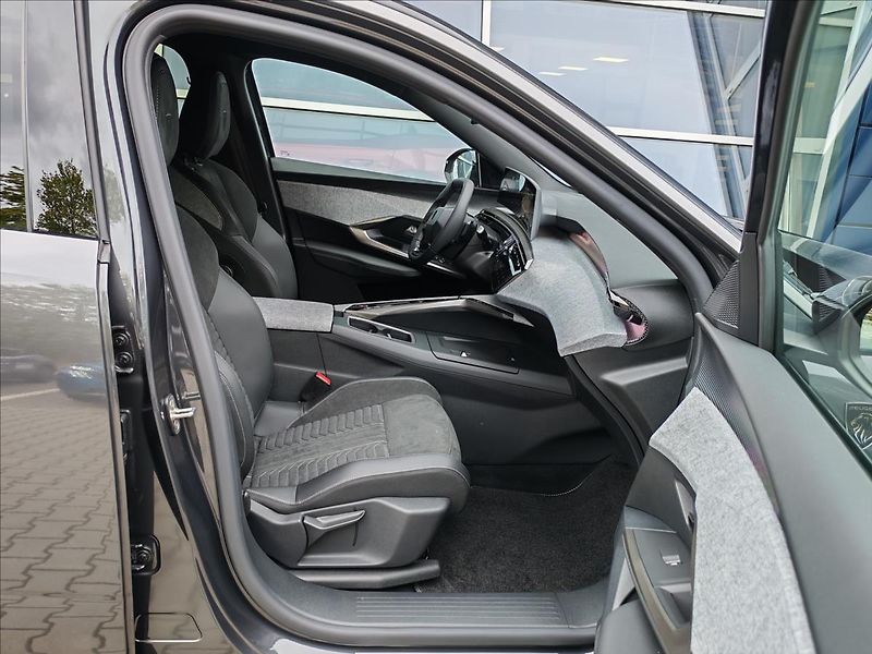 Peugeot 5008 (2026) 1,2 5008 GT Hybrid 145 e_DCS6 - fotka 14 z 17