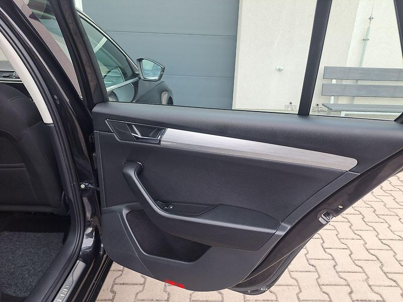 Škoda Superb (2022) 1.5TSI DSG Business Ed. ZÁRUKA - fotka 30 z 33