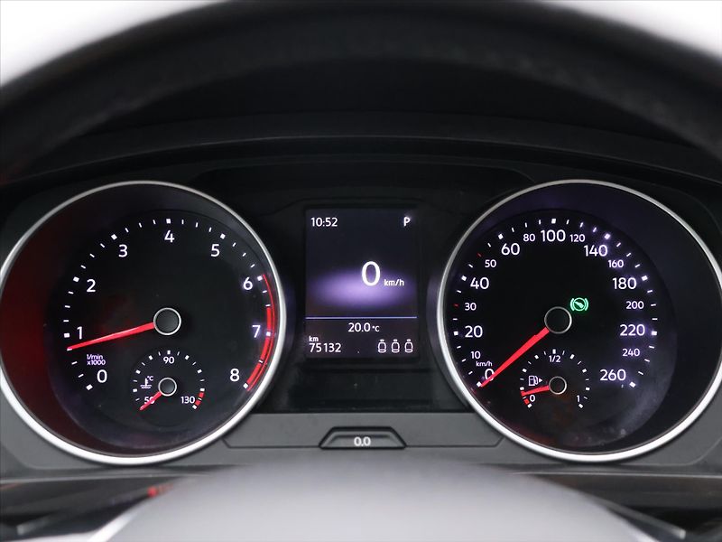Volkswagen Tiguan 1,4 TSI 110kW DSG LED 1.Maj. - fotka 17 z 35