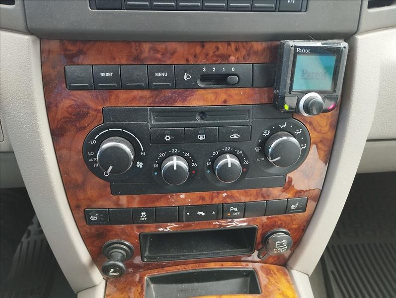 Jeep Grand Cherokee 3,0 D 160KW - fotka 14 z 18