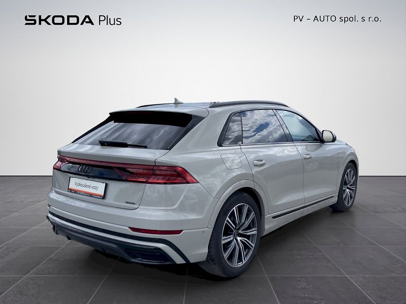 Audi Q8 (2023) 50 TDI 210 kW Quattro S-Line T - fotka 2 z 35