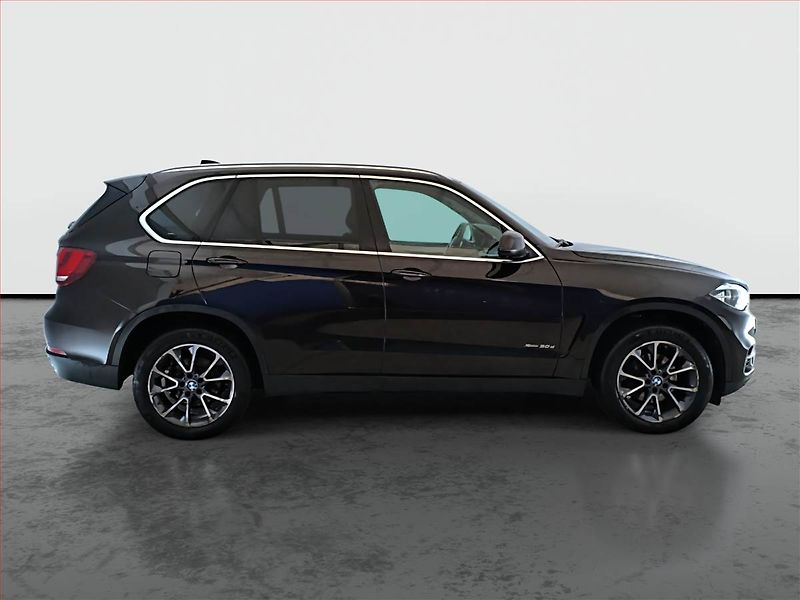 BMW X5 (2015) xDrive30d, 4X4, Automat - fotka 6 z 16
