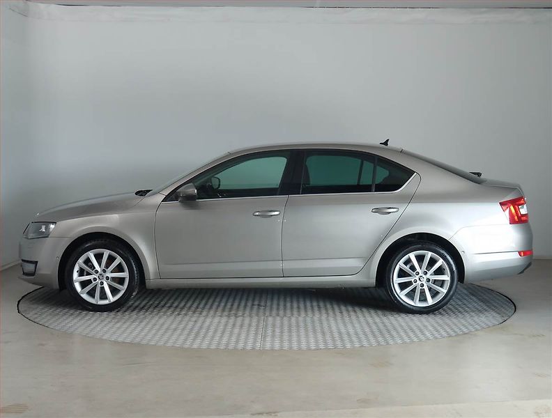 Škoda Octavia (2014) Style 1.4 TSI, Kůže, Navi - fotka 3 z 18