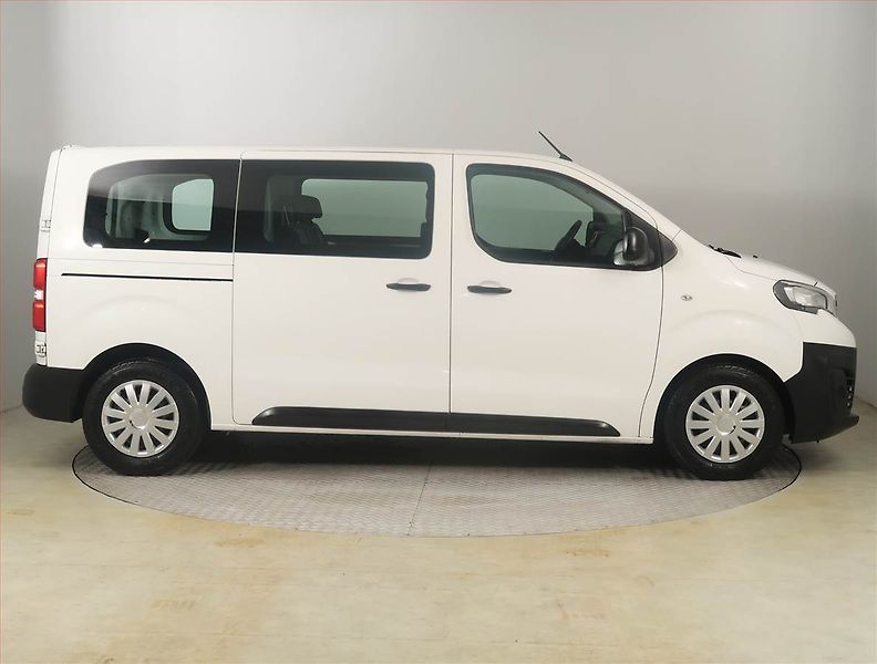 Peugeot Expert (2017) 1.6 BlueHDi, Bus, 6Míst, ČR - fotka 6 z 17