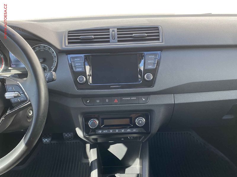 Škoda Fabia (2023) 1.0 TSi, 2.maj,ČR, Ambition - fotka 12 z 17