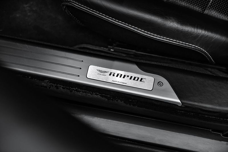 Aston Martin Rapide - fotka 21 z 25