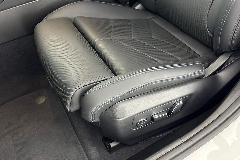 BMW Řada 5 540d xDrive Sedan - fotka 7 z 25