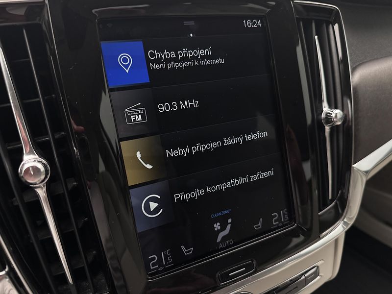 Volvo V90 CC D4 AWD MOMENTUM AUT - fotka 30 z 46