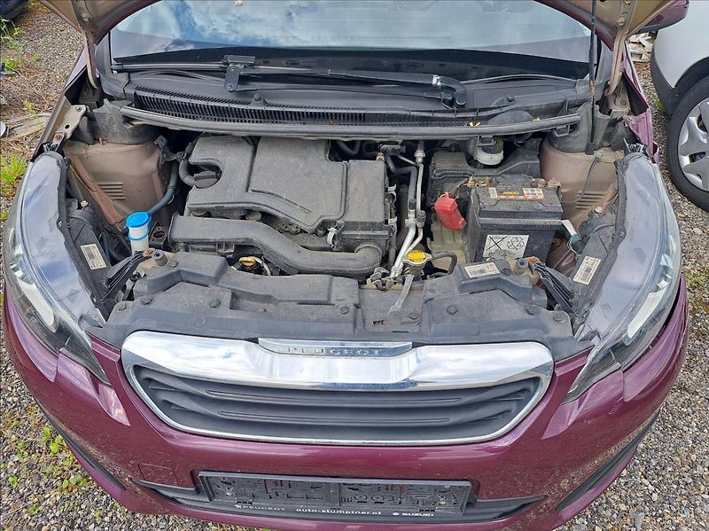 Peugeot 108 1,0 i - fotka 21 z 28