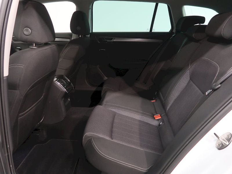 Škoda Superb (2023) STYLE 2.0TSI 140KW DSG - fotka 16 z 41