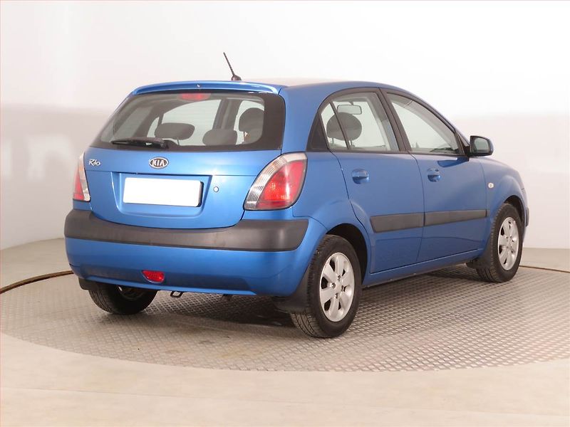 Kia Rio (2009) 1.4 16V, po STK, jezdí výborně - fotka 5 z 15