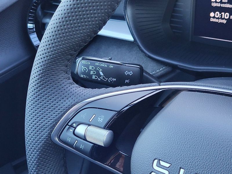 Škoda Fabia Dynamic 1,0TSI 85kW - fotka 14 z 30