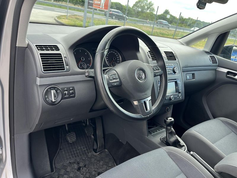 Volkswagen Touran (2012) 1.6 TDi - fotka 10 z 14